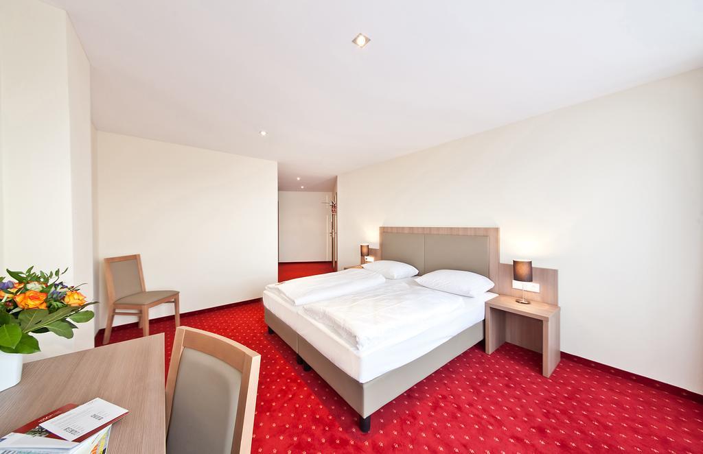 Novum Hotel New Madison Duesseldorf Hauptbahnhof 4*